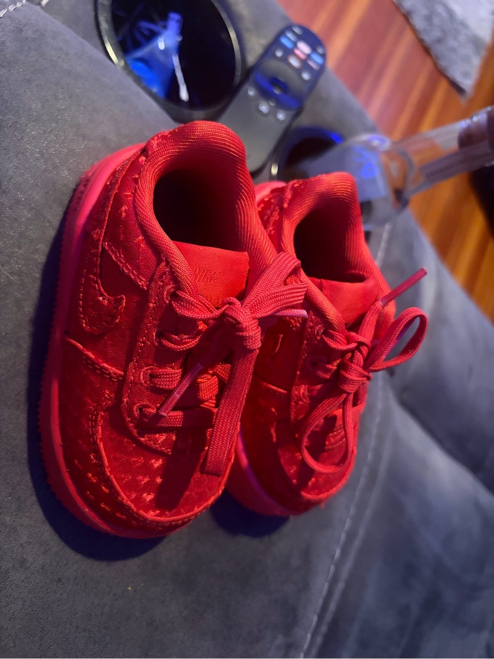 Nike Kids' All-Red heart Low-Top Sneakers